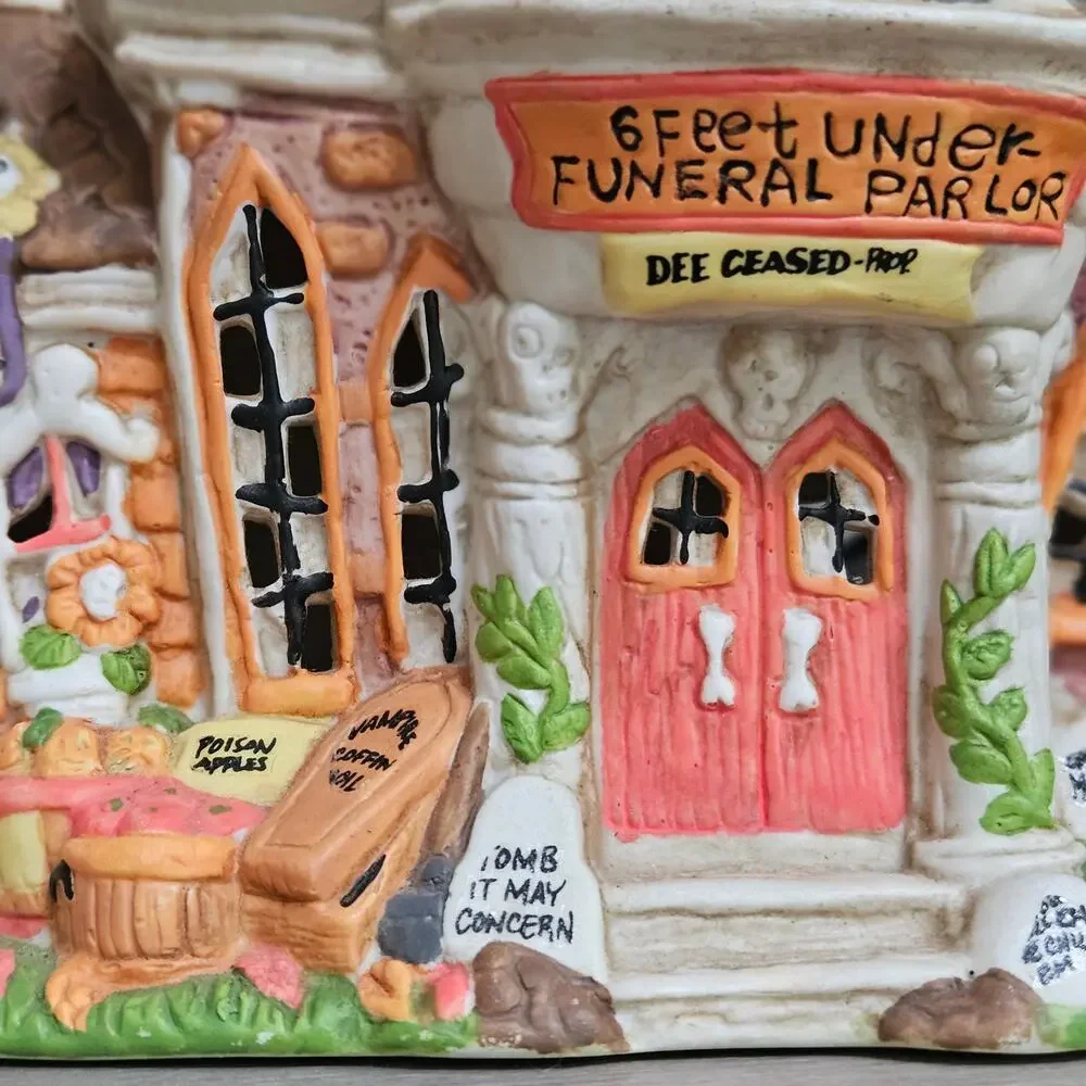 Vintage Creepy Hollow Funeral Parlor | 1995 Lighted Halloween Village House